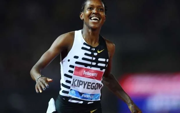 Kipyeqon dünya rekordunu yenilədi 