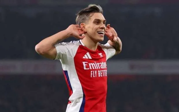 "Arsenal"ın ulduzu "Fənərbağça" yolunda 