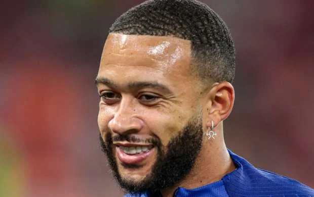 Depay karyerasını Türkiyədə davam etdirə bilər 