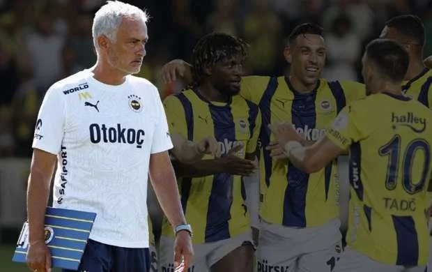 Mourinyu daha 2 futbolçunu göndərir 