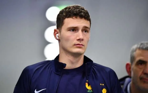 "Qalatasaray" ulduz müdafiəçini transfer edir 
