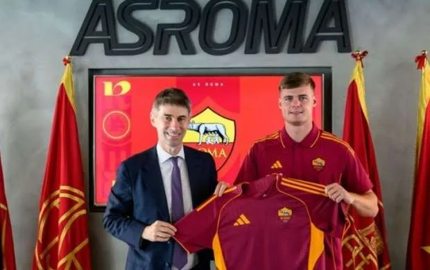 İrlandiya millisinin gənc forvardı "Roma"da - RƏSMİ 