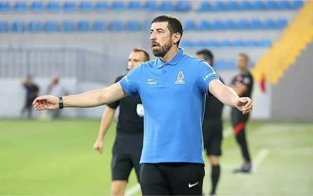 Millinin baş məşqçisi təkzib etdi: "O kluba nə aidiyyatım var?" 
