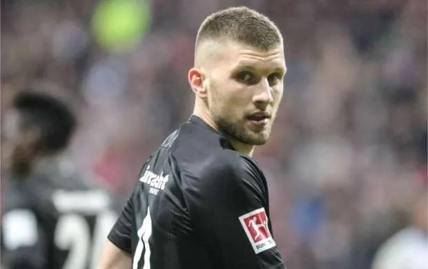 "Zirə"nin rəqibi ulduz futbolçu ilə anlaşdı - İldə bu qədər maaş verəcək 