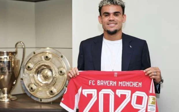 "Liverpul"un vingeri "Bayern Münhen"ə keçdi - RƏSMİ 