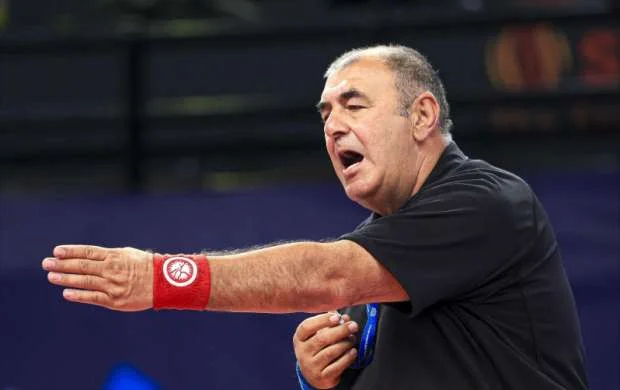 Azərbaycanlı hakim karyerasını başa vurdu 