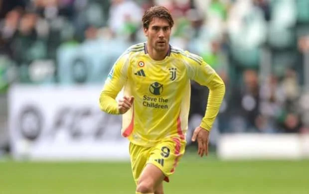 Vlahoviç "Yuventus"u İngiltərə klubuna dəyişmək üzrədir 
