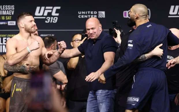 UFC 319-da tarixi gecə: Çimayev DDP-yə qarşı 