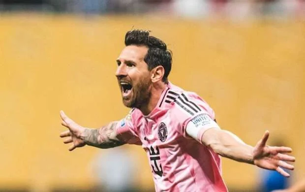 Messi qolla geri döndü - VİDEO 