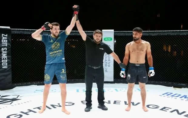 Alim Nəbiyev ilk MMA döyüşünü nokautla qazandı 