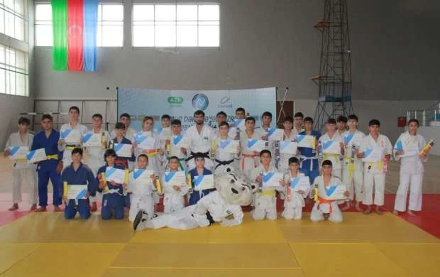 Ağdamda cüdo üzrə kəmər dərəcələri imtahanı keçirilib 