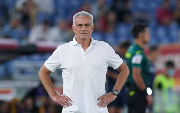 "Qarabağ" "Benfika"nı baş məşqçisiz qoydu - Mourinyu namizəd oldu 