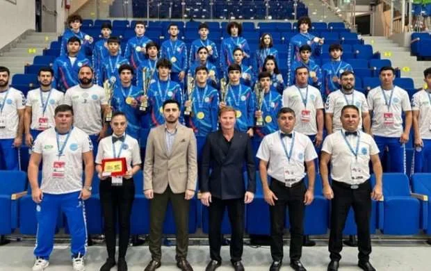 Kikboksinqçilərimiz İtaliyada 21 medal qazandılar 