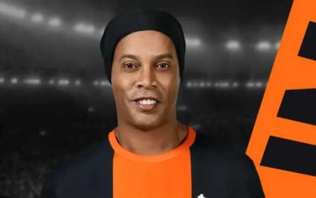 Ronaldinyo bukmeker kontorunun səfiri oldu 