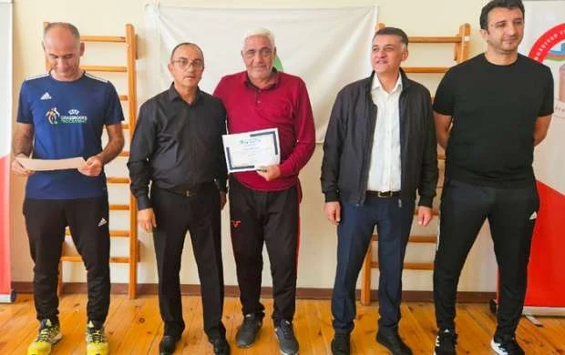Naxçıvanda məşqçilərə sertifikat paylanıldı 
