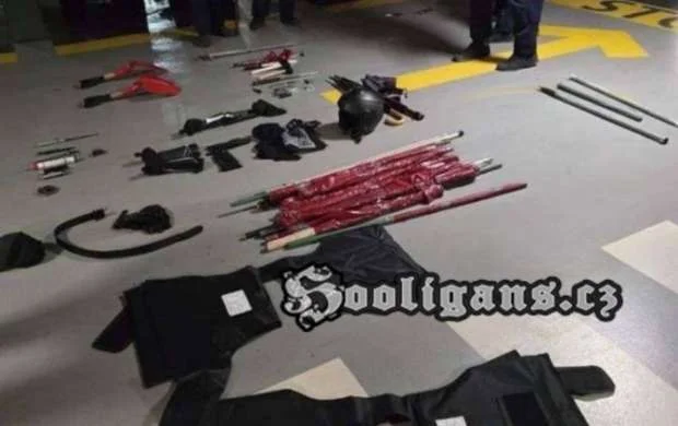 Fransada insident: 100-dən çox silahlı "Roma" azarkeşi həbs olundu 