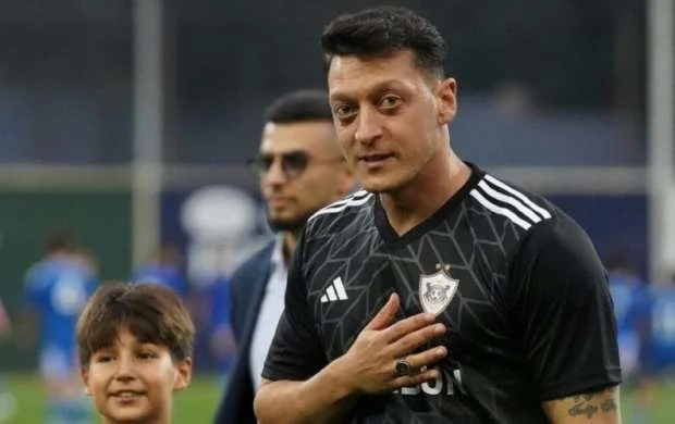 Özil klub rəhbərliyinə gəlir? 