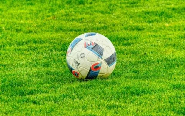 Danışılmış oyunlarda iştirakı sübuta yetirilən futbolçu stadionda həbs olundu 