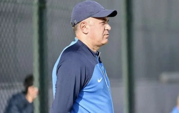 Azərbaycanın U-19 millisinin baş məşqçisi: "Komandada çatışmazlıqlar var" 