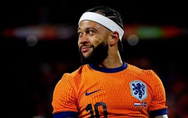 Memfis Depay əfsanəyə çevrilir 