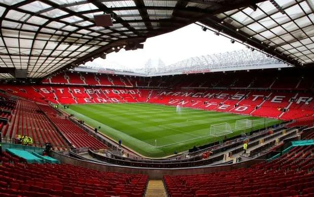 “Old Trafford”dan çıxanlar yeni meydanlarda işıq saçır 