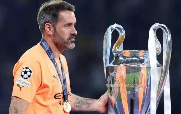 İki fərqli klubla Çempionlar Liqasını qazanan qolkiper futboldan getdi 