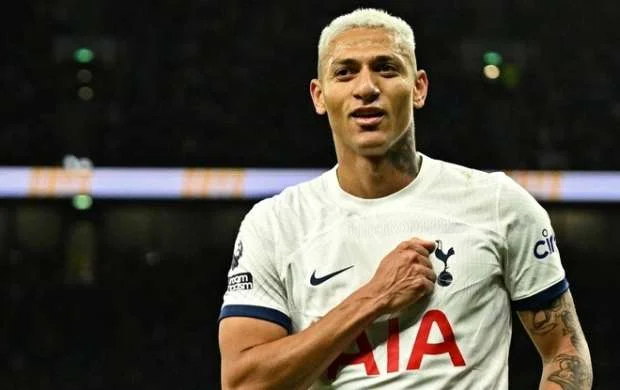 Rişarlison sabiq "Qarabağ"lının klubuna keçməyə yaxındır 