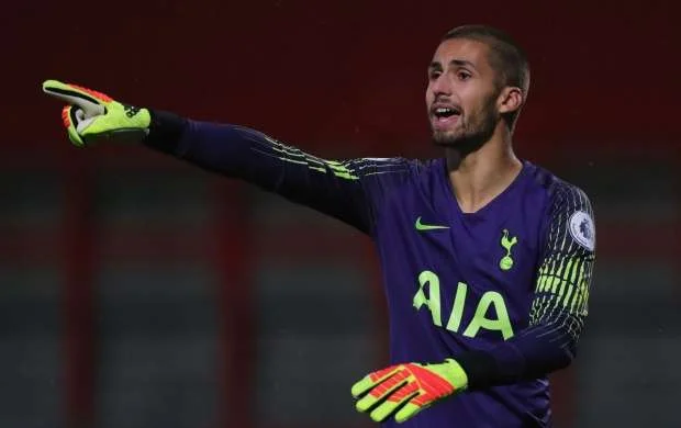 "Tottenhem"in qapıçısı 27 yaşında futbolla vidalaşdı 