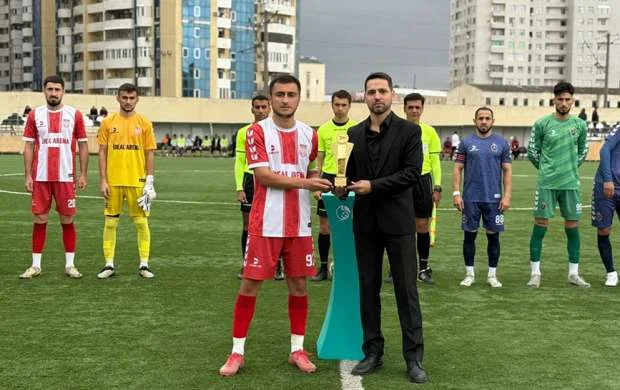 Ayın ən yaxşı qolunun müəllifi mükafatlandırıldı 