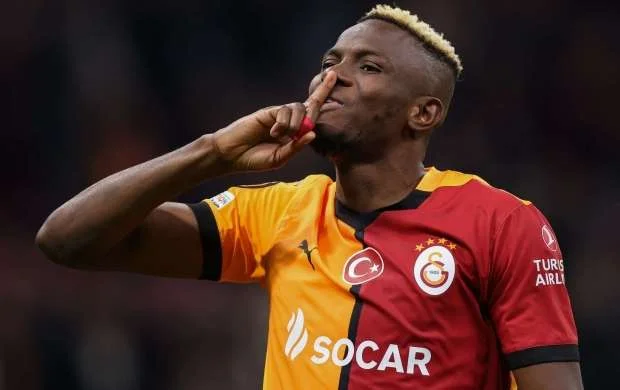 PSJ Viktor Osimhen üçün 150 milyon avro ödəməyə hazırlaşır 