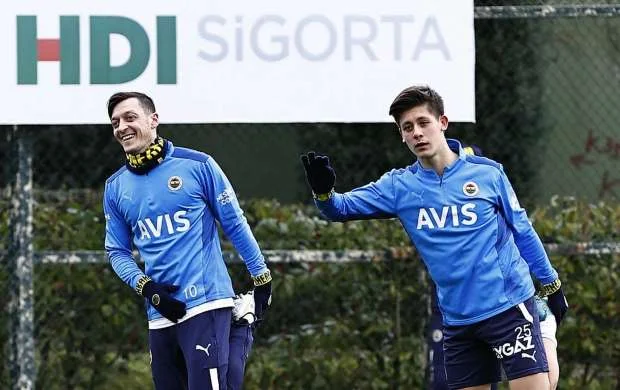 London klubu yeni "Məsut Özil"ini tapdı 