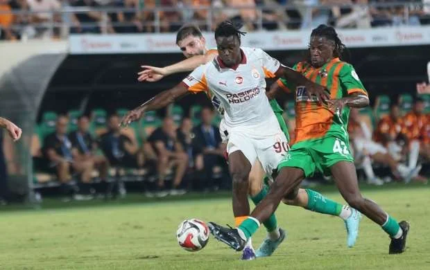 "Qalatasaray"ın ulduzu yenə sıradan çıxdı 