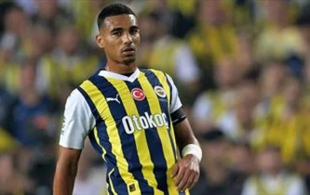 "Beşiktaş" sabiq "Fənərbağça"lı üçün hərəkətə keçdi 