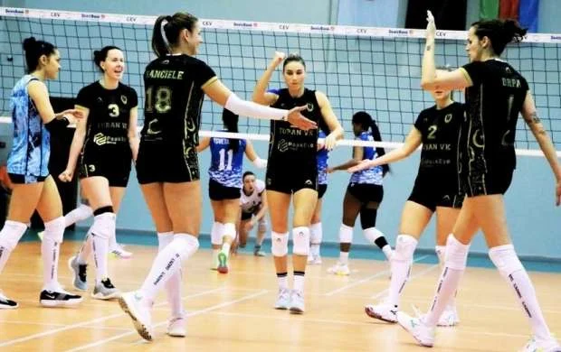 Qadın voleybolçular arasında Azərbaycan Yüksək Liqasında V turun daha iki oyunu arxada qaldı 