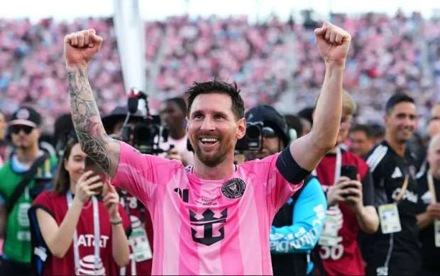 Messi karyerasının 48-ci kubokunu qazandı 