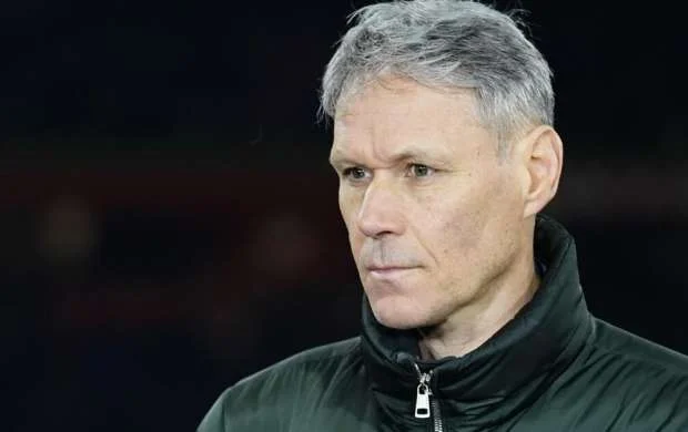 Marko van Basten: "Salahın beyni yoxdur"
 