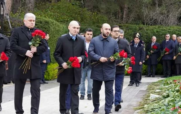 AFFA rəsmiləri Ulu Öndərin xatirəsini yad etdilər 