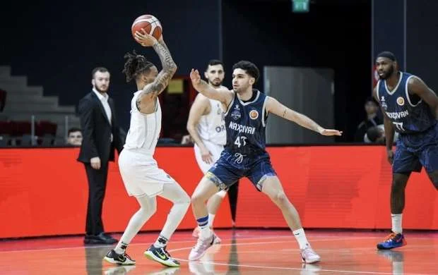ABL: XI tura 2 oyunla start verildi 
