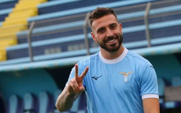 "Latsio"nun müdafiəçisi İngiltərə yolunda 