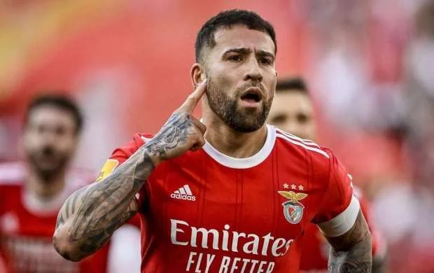 "Barselona"da Otamendi sürprizi: Dekonun "qənaət" planı 