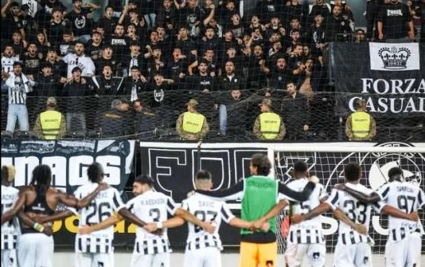 "Neftçi" azarkeşlərinin davranışına görə ziyana düşdü 