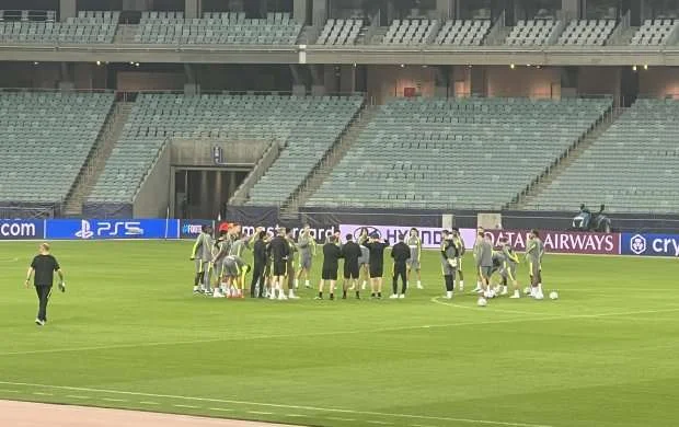 Dortmund “Borussiya”sı “Sabah”la oyunöncəsi son məşqinə çıxdı 