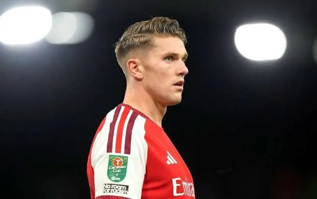“Arsenal” Viktoru satmaq istəmir 