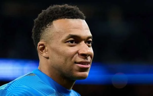 Mbappe Çindəki qalmaqala görə üzr istədi 
