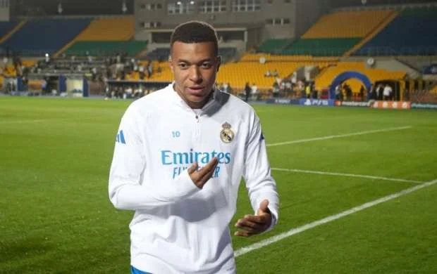 Kilian Mbappe Qarsiyanın het-trikinə belə reaksiya verdi 