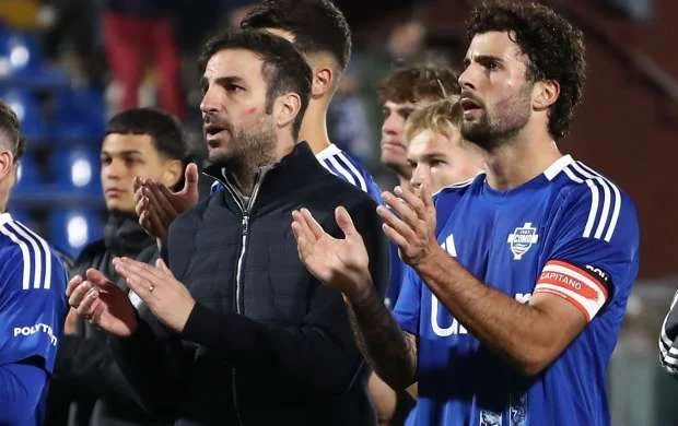Fabreqas "Barselona"nın futbolçusunu yanına aparır 