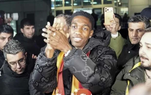 Kolumbiyalı vinger "Qalatasaray"da 