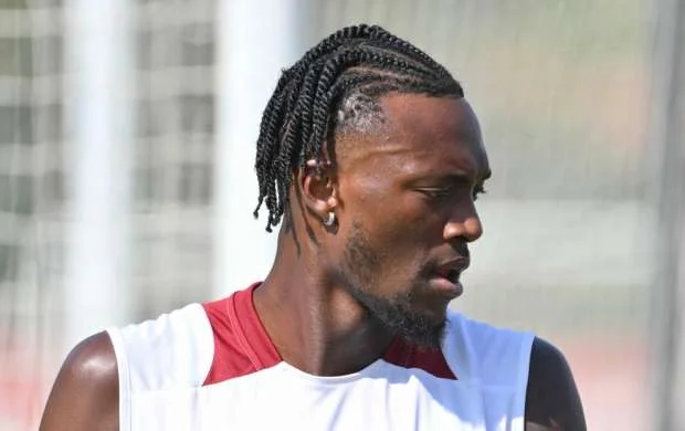 "Beşiktaş"ın ulduzu Premyer Liqa klubunda - RƏSMİ 