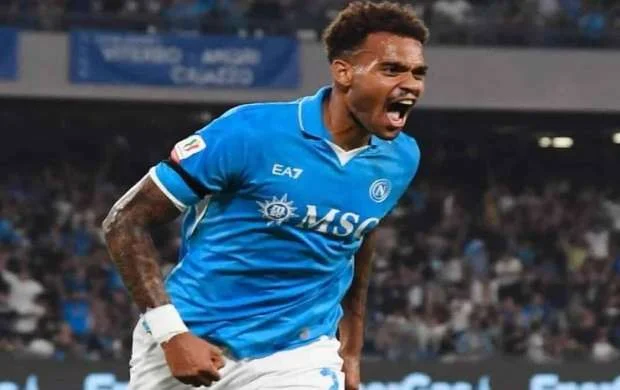 "Napoli"nin forvardı Kataloniya klubunda - RƏSMİ 