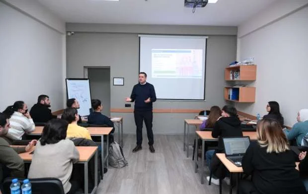 Bakıda tanınmış mütəxəssisin iştirakı ilə oxatma təlimləri keçirildi 